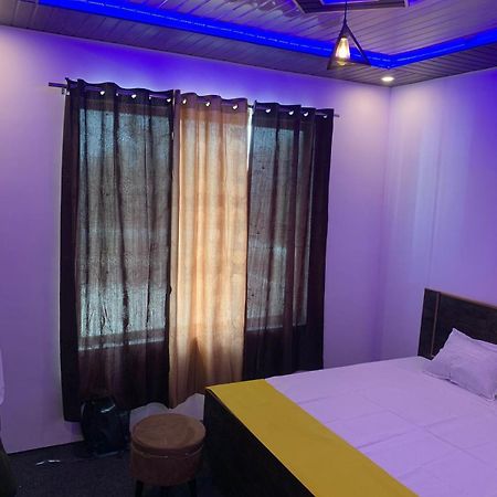Privyrooms 戈勒克布尔 外观 照片