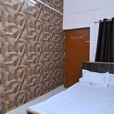 Privyrooms 戈勒克布尔 外观 照片