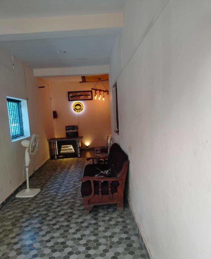 Privyrooms 戈勒克布尔 外观 照片