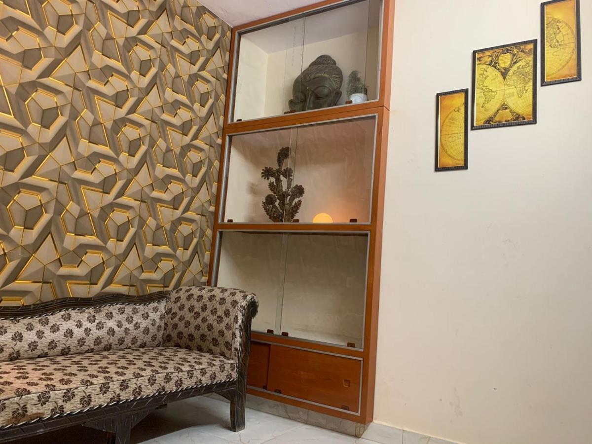 Privyrooms 戈勒克布尔 外观 照片