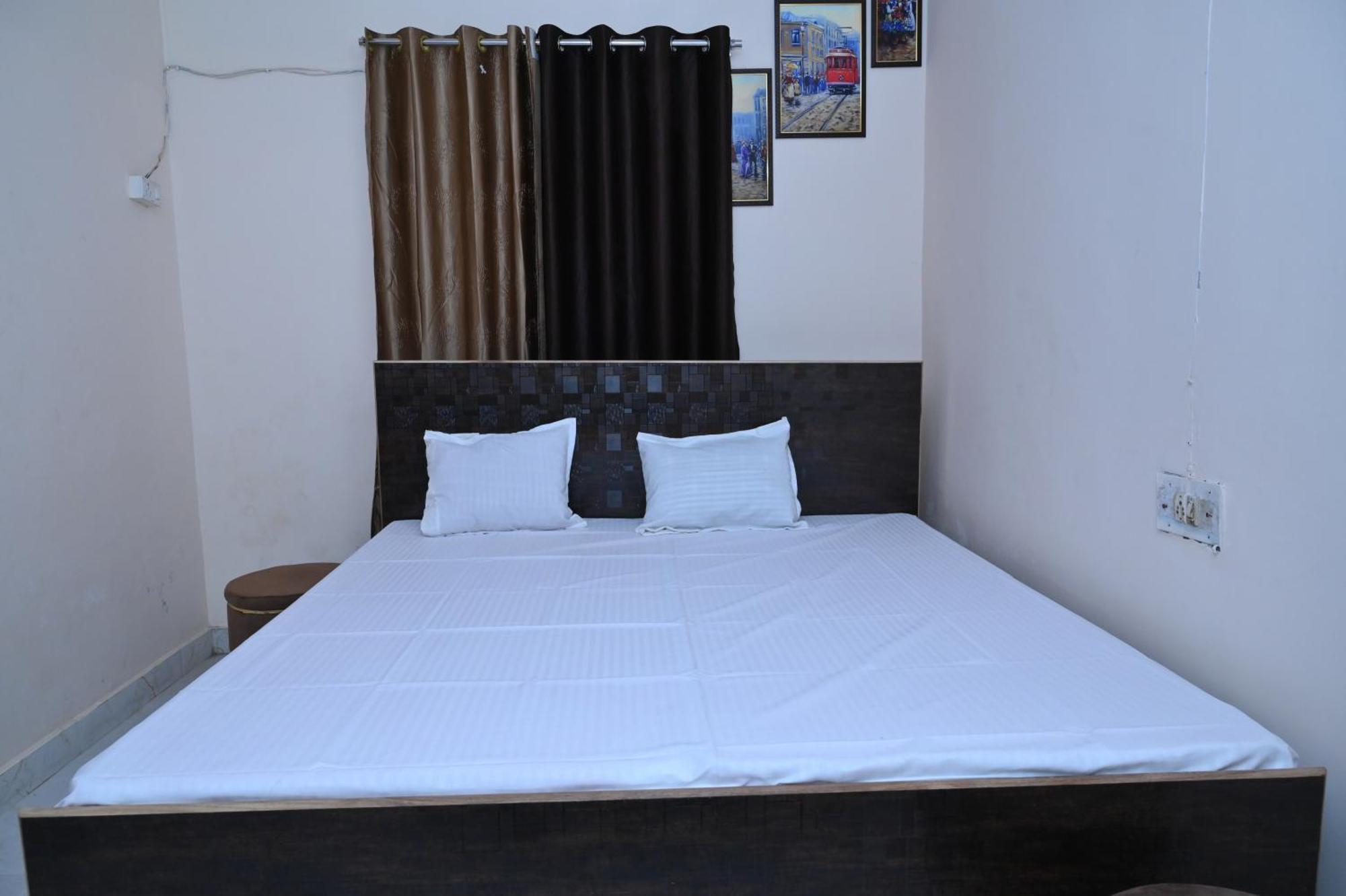 Privyrooms 戈勒克布尔 外观 照片