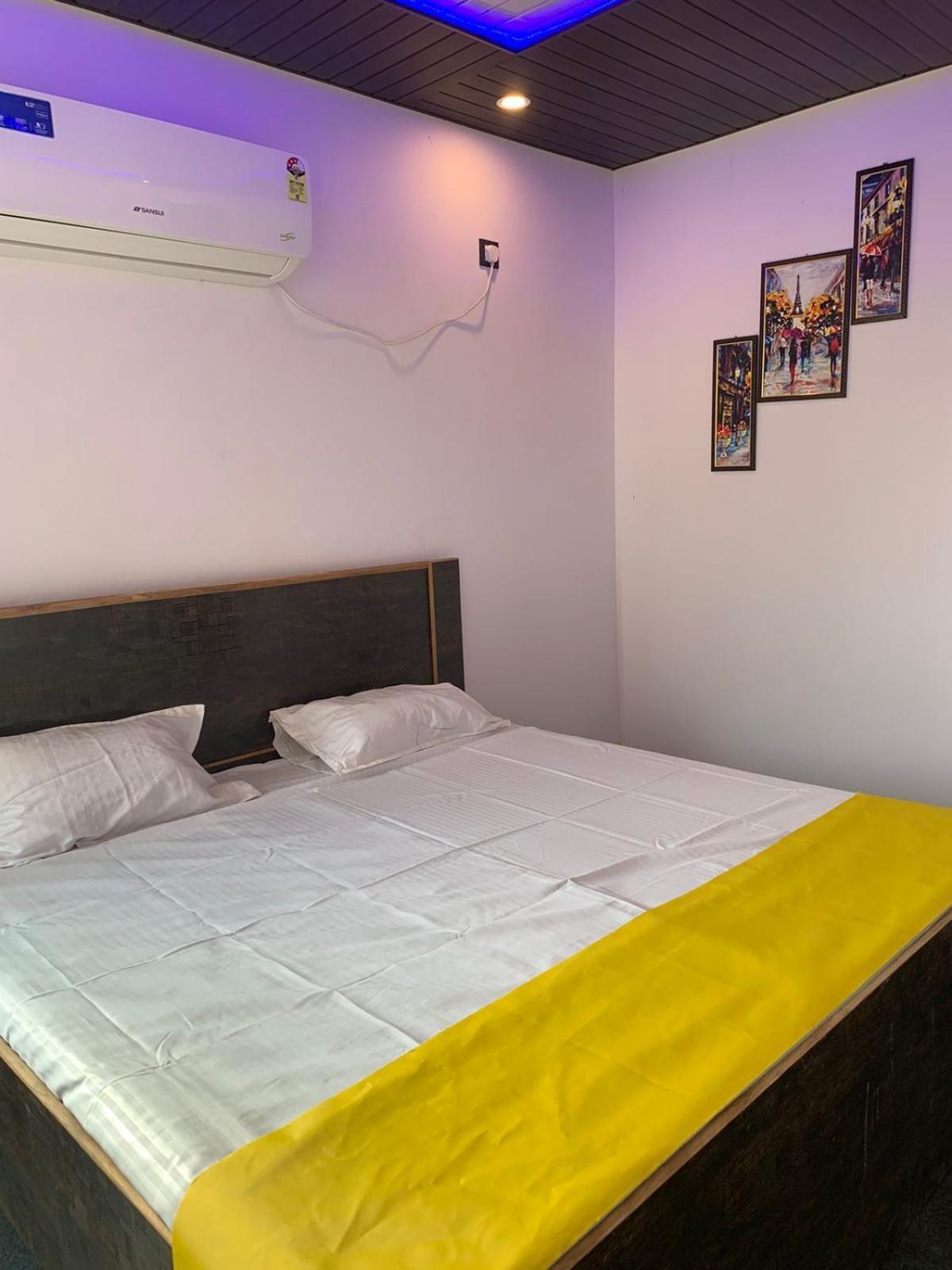 Privyrooms 戈勒克布尔 外观 照片