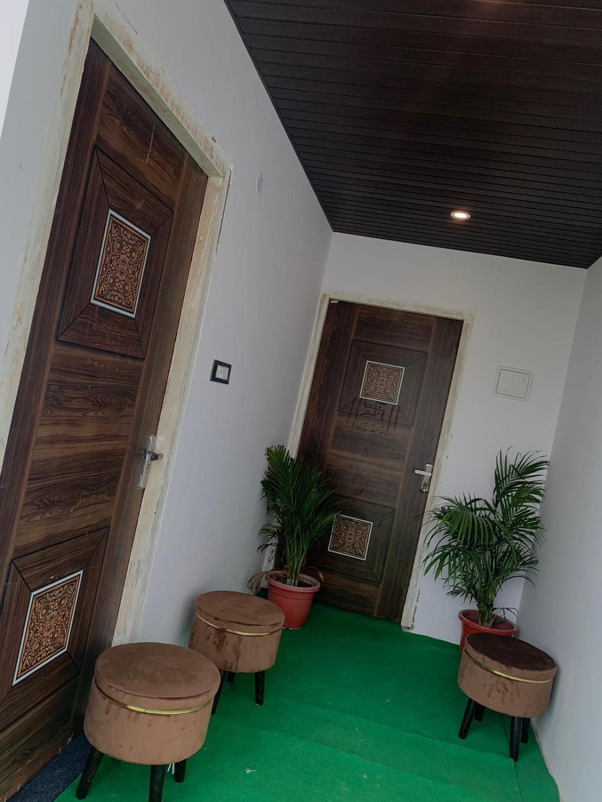 Privyrooms 戈勒克布尔 外观 照片