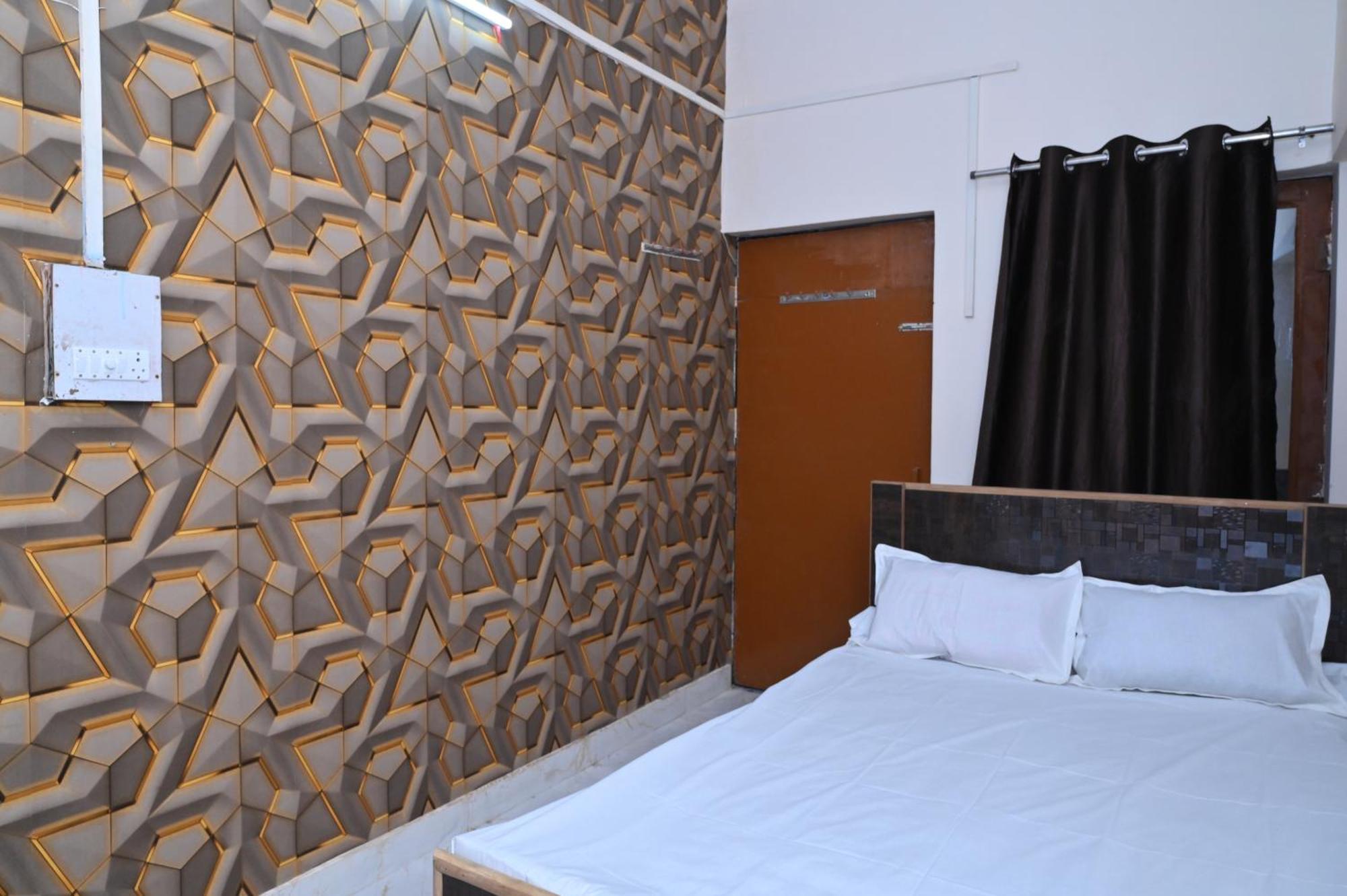Privyrooms 戈勒克布尔 外观 照片