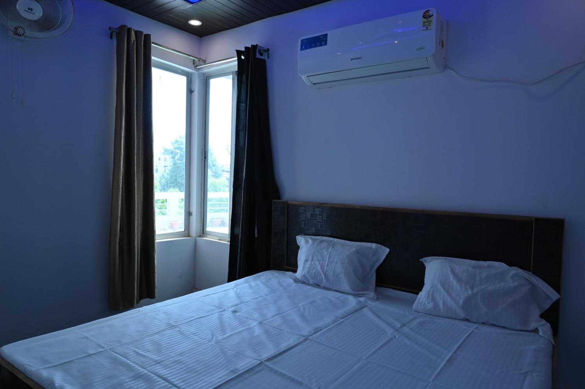 Privyrooms 戈勒克布尔 外观 照片